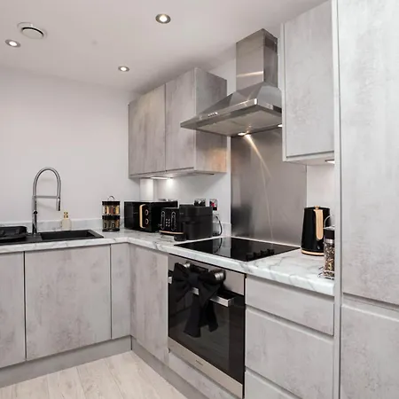 Dock Luxury Escape, Sleeps 8 With Free Parking Leeds (West Yorkshire)