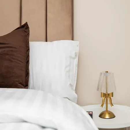 Dock Luxury Escape, Sleeps 8 With Free Parking Apartment